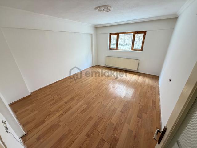 Sincan Selçuklu Mah Salon Bağımsız Merkezi Konumda Satılık 3+1 4