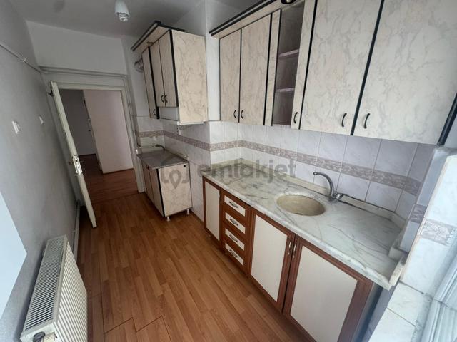 Ulukan'dn Evim Kuruluşlarına Uygun Kök Tapu Ara Kat 3+1 Daire !! 3