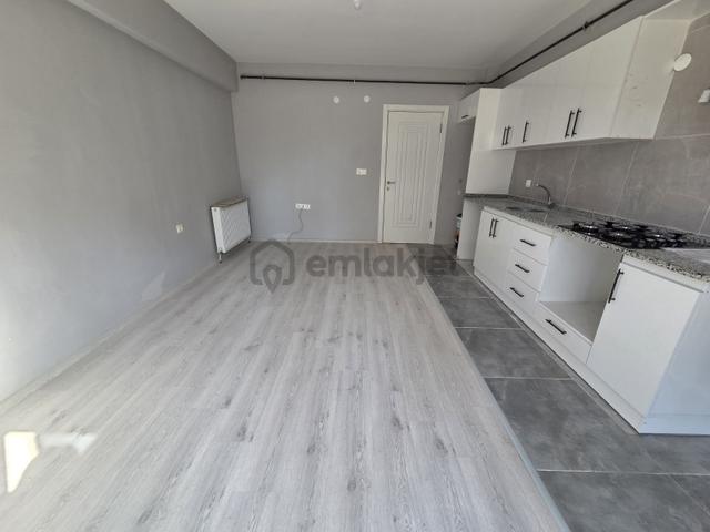 Keşan'da Üniversite Ve Askeriye'ye Yakın Kiralık 2+0 Daire 2