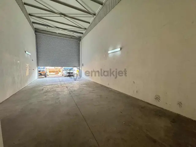 Karşıyaka Yetsan İşmerkezinde 80m2 Her İşe Uygun Kiralık İşyeri 2