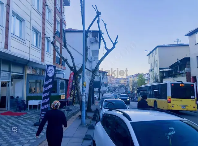 Yenidoğan Veysel Karani Ana Cadde Üstü 3+1 Üst Dubleks. Yenidoğan Veysel Karani Ana Cadde Üstü 3+1 Üst Dubleks.
