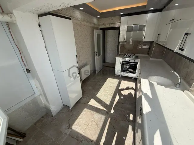 Es As Emlak'tan Mareşal Çakmak Mh Full+full Yapılı Kiralık 2+1 Daire 2