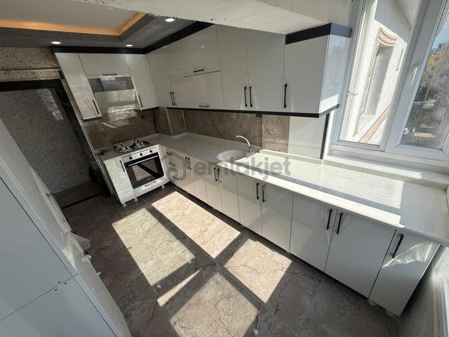 Es As Emlak'tan Mareşal Çakmak Mh Full+full Yapılı Kiralık 2+1 Daire 4