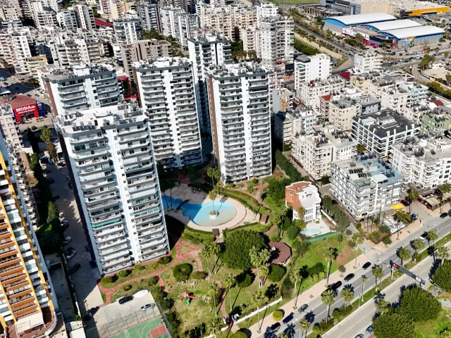 Mersin Denize Sıfır Konumda Site İçinde Satılık 4+1 Daire 3