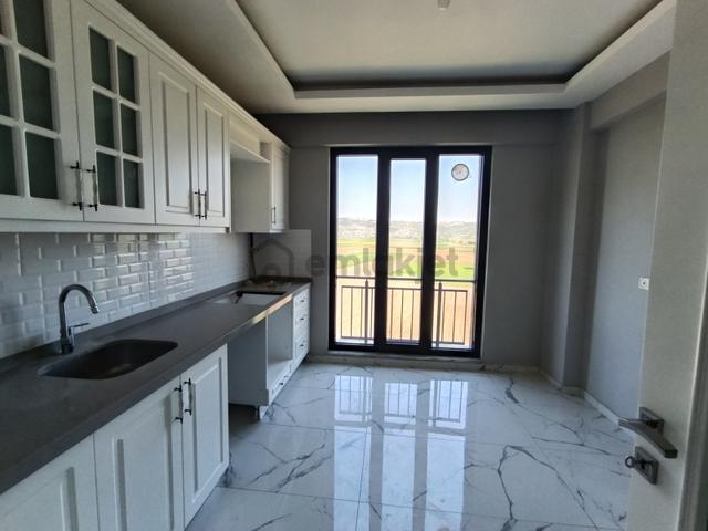 Kariyer'den Lüks Güvenlikli Site İçi Kiralık Daireler 5