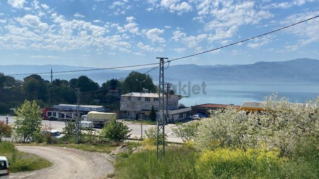 Sapanca Gölü Manzaralı , Yol Kenarı Satılık Meyve Bahçesi 1