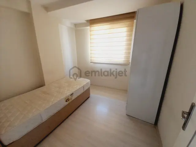 Kaan Gayrimenkulden Kınıklı Kampüste 1+1 Eşyalı Apart 3
