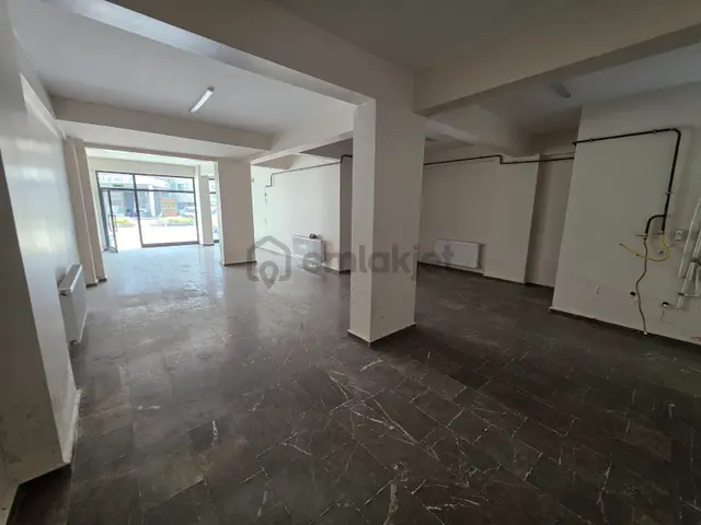 Rota Emlaktan En İşlek Cadde Üzerinde Kiralık İşyeri 2