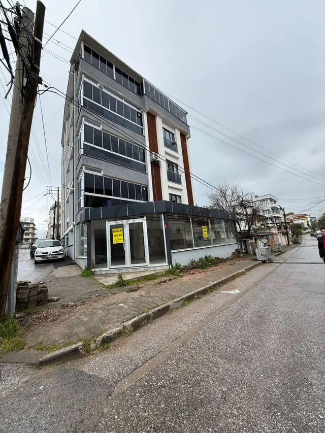 Maltepe Mahallesi Satılık Geniş Dükkan 3
