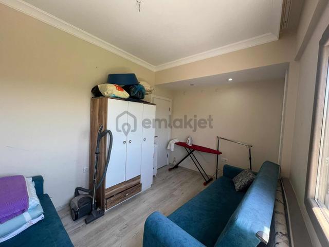 Gaziemirde Prestijli Site İçerisinde Havuzlu Geniş 2+1 Daire 5
