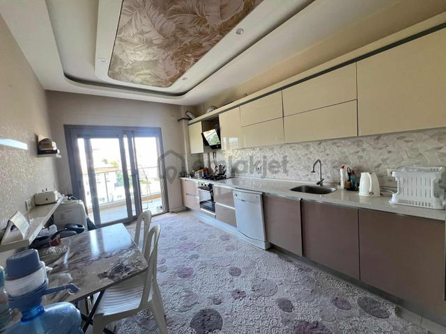 Gaziemirde Prestijli Site İçerisinde Havuzlu Geniş 2+1 Daire 3