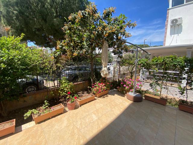 Didim Altınkum Mahallesi Denize Yakın Eşyalı 5+1 Bahçeli Villa 4
