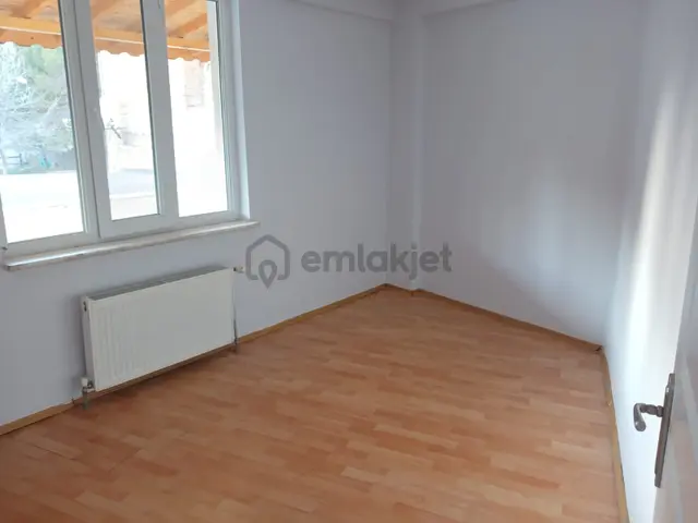 Hilal Akın Emlak’tan Yeşiltepe Mahallesi’nde Üniversiteye Yakın Kiralık 2+1 Daire 5