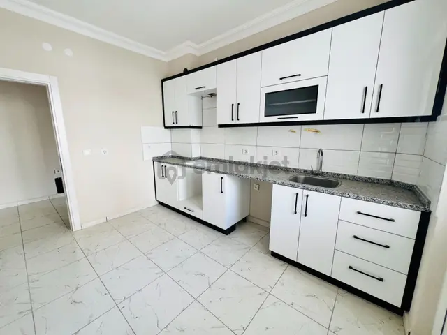 Süper Konumda İçi Full Tadilatlı Çok Geniş 3+1 2