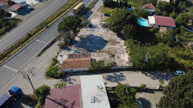 Yola Cephe 1300m2 Etrafı Çevrili Kiralık Arsa 4