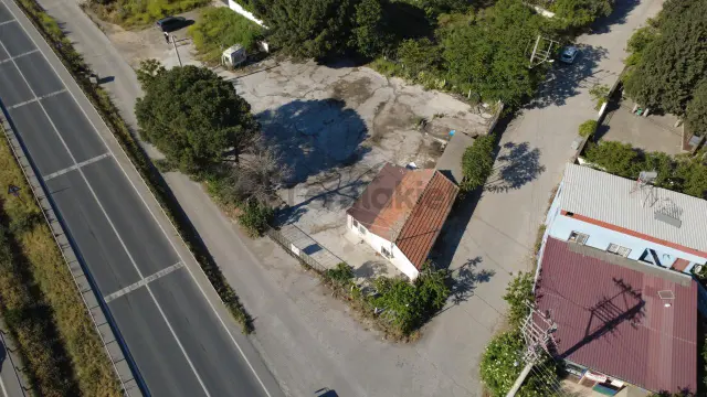 Yola Cephe 1300m2 Etrafı Çevrili Kiralık Arsa 3