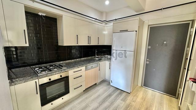 King'den Tece’nin En Gözde Sitesinde Satılık Full Eşyalı 1+1 Daire 4