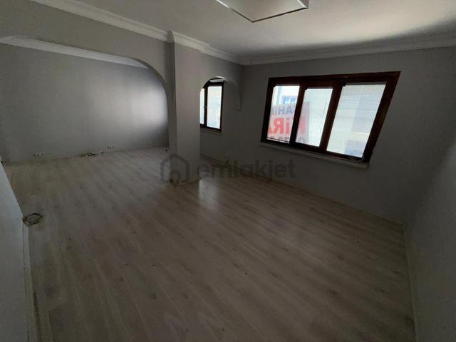 Şirinevler Meydanda 1+1 50 M2 Klimalı 2. Kat Kiralık Ofis 4