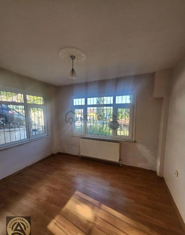 Sarıyer Madende 3+1 Geniş Kullanımlı Ferah Kiralık Daire. 1