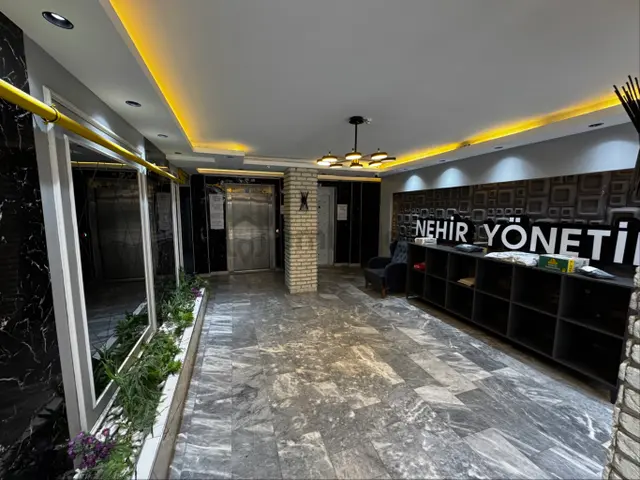 Kırmızı Gayrimenkulden Eşyalı 1+1 2