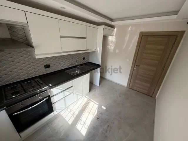 Menderes Turyap'tan Mithatpaşa Mh. 2+1 Satılık Daire 4