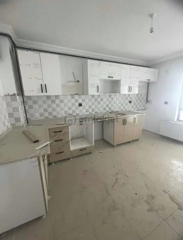 Cadde Üzeri Ara Katta Yapılı Daire 3