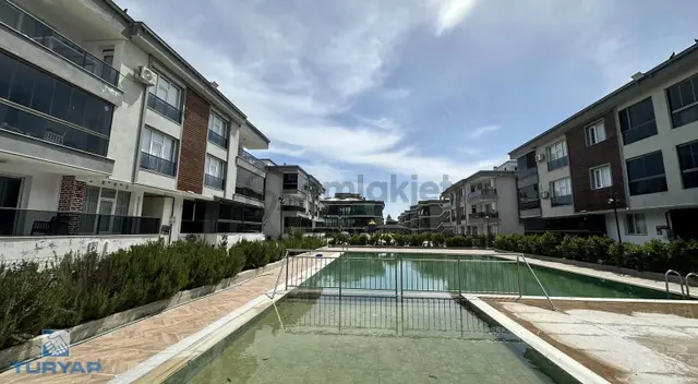 Turyap Tan Havuzlu Sitede Geniş 3+1 Satılık Daire 1
