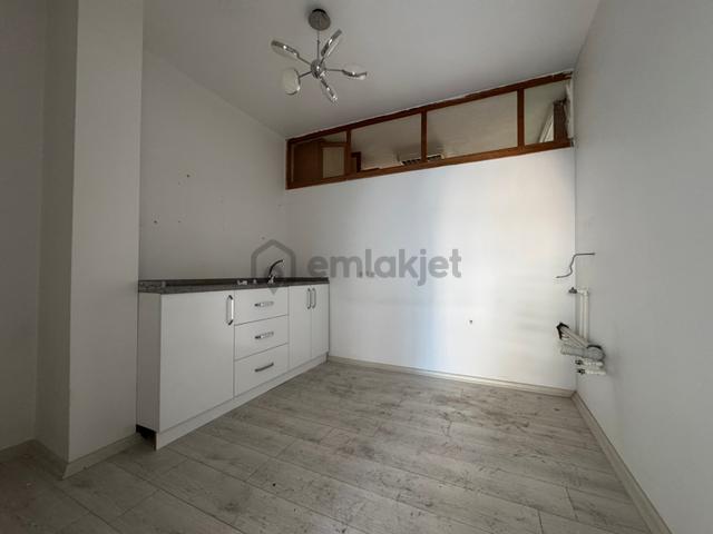 Turvilla'dan Muratpaşa Kızılsaray'da 2+1 Kiralık Ofis 4