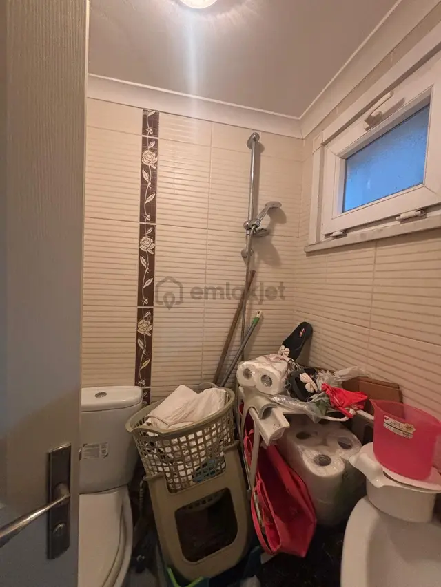 Maltepe Küçükyalı'da Oldukça Geniş Kullanışlı 3+1 Satılık Daire 2