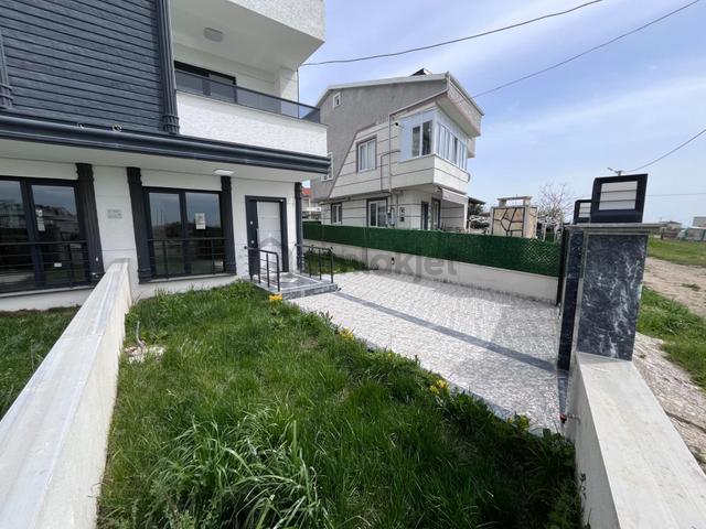 Merkezi Konumda, Önü Kapanmaz, Balkon Mutfaklı 4+1 Geniş Villa! 5