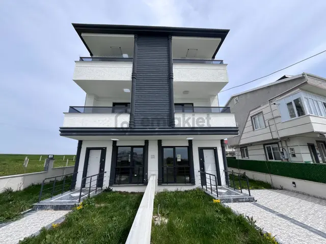 Merkezi Konumda, Önü Kapanmaz, Balkon Mutfaklı 4+1 Geniş Villa! Merkezi Konumda, Önü Kapanmaz, Balkon Mutfaklı 4+1 Geniş Villa!