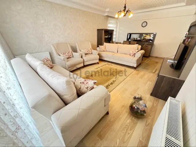 Süvaride Çift Girişe Uygun Geniş Teras Yapılı 4+1 Dubleks Daire 3