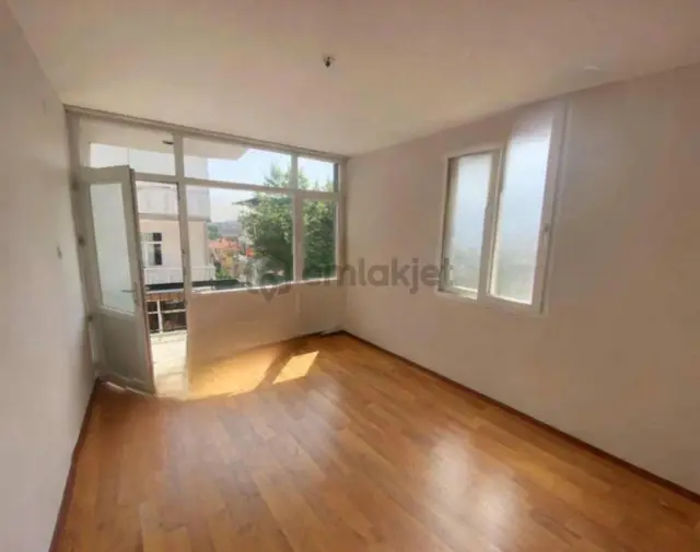 Acill Konak Yenidoğan Mah.de Kemer İzban İstasyon Yakını 2+1 100m2 Ayrı Mutfak Arakat Daire 3