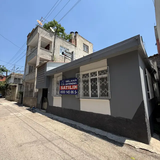 Adana Seyhan Tellidere Mahallesi Satılık Müstakil Bina 2+1 K.mutfak 110 M2 G.enerjili Demir Şebekeli 2