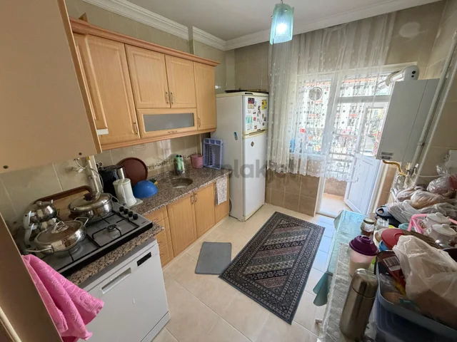 Etlik Şehir Has. 200 M Uzaklık'da Katta Ön Cephe 3 Balkonlu 4+1 Daire