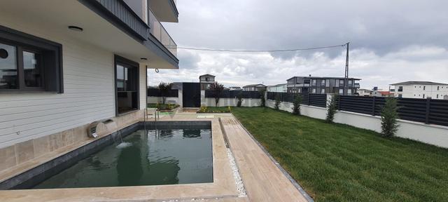 Yeniçiftlik'de 4+1 Büyük Havuzlu Villa#kartallar'dan# 5