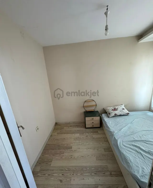 Atmacadan Çiftlikköyde 2+1 ,sıfır Eşyalı Kiracılı Satılık Fırsat Daire 2