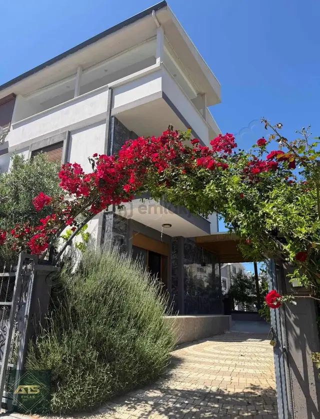 Didim Efeler De Bahçeli Sıfır Ayarında Satılık Villa Didim Efeler De Bahçeli Sıfır Ayarında Satılık Villa