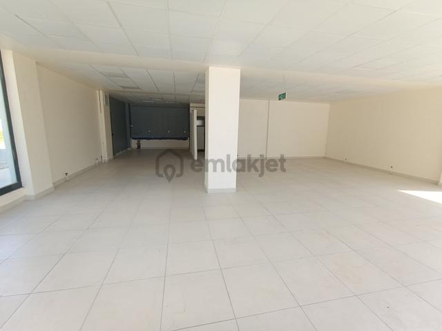 Büyükçekmece Ana Cadde Üstü Kiralık 142m² Dükkan Ve 270m² Depo 3