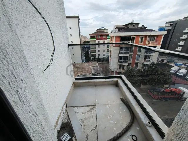 Güneyden Metroya 4 Dakika Yürüme 2+1.85 M2 Sıfır Daire 2