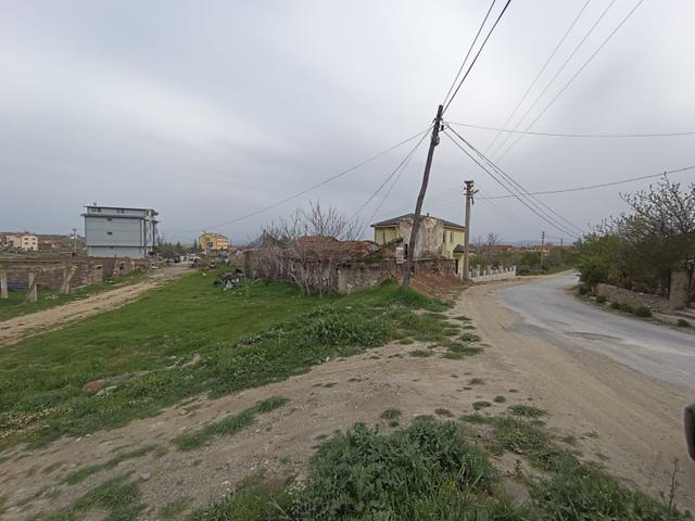 Satılık İmarlı 323 M2 Arsa Eşme Alaşehir Yolu Üzeri 4