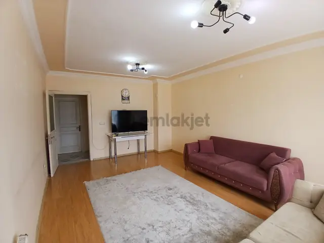 Akçay Emlak'tan Akşehir Kozağaç Tokide Eşyalı Kiralık 3+1 Daire 1