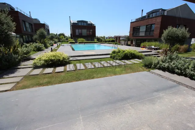 Tamiş'den Tuzla Marine Villalarında Havuzlu 5+2 Triplex Villa 3