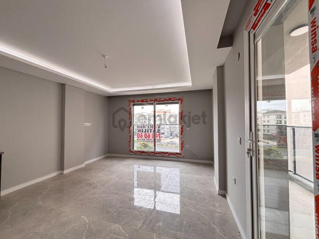 Seferihisar Camikebir Mahallesinde Satılık Sıfır 1+1 Daire 3