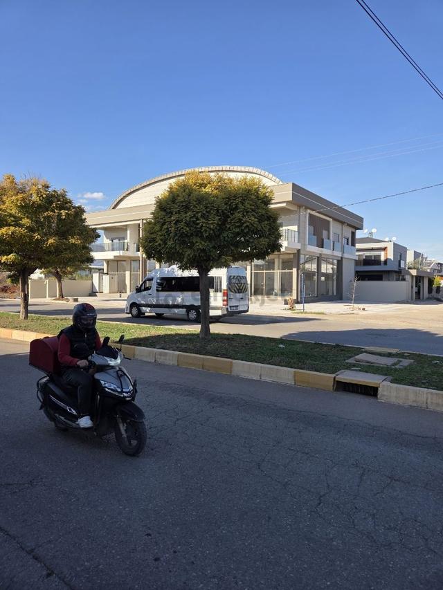 A. Menderes Cad. Kiralık Bacalı 100 M2 İşyeri 4