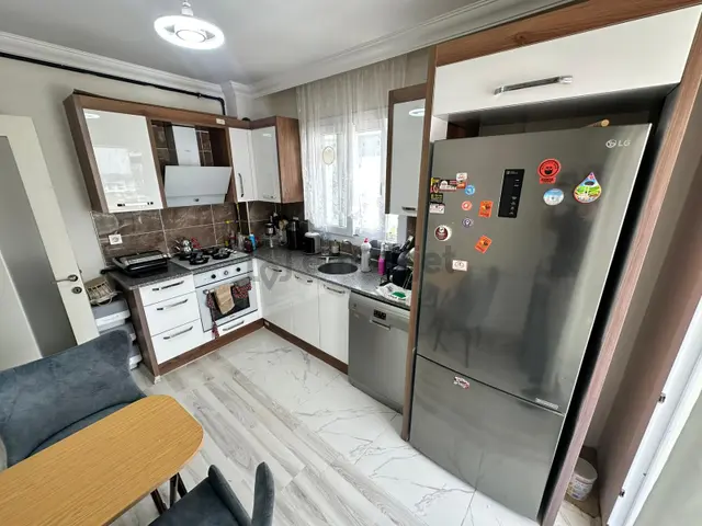 Zeki Emlak'tan Manisa Muradiye Mahallesinde 2+1 Kapalı Mutfak Kiralık Daire 3