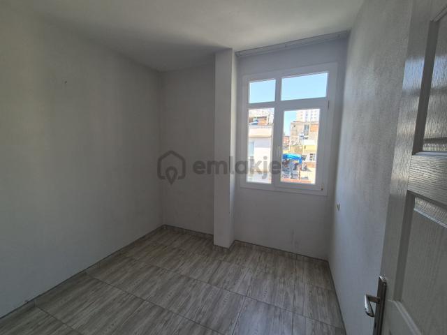 Kiralık Yeşilyurt Mh 5 Katlı Binanın 3 Cü Katı Kiralık 5