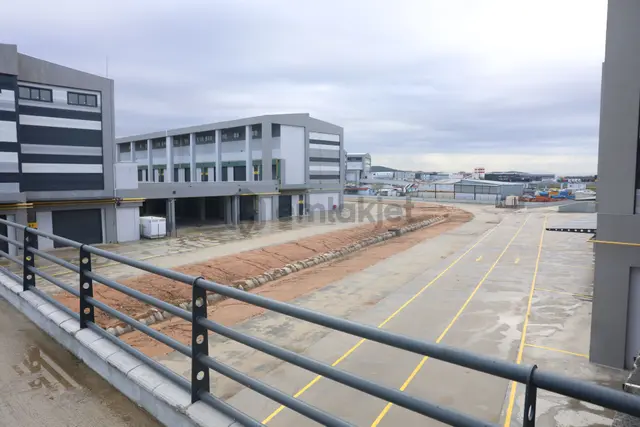 Akçadağ Gayrimenkul'den Dagim Gıda Sitesinde Satılık Ofis Katı 3