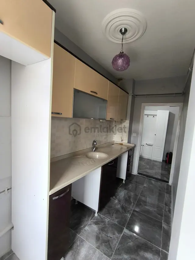 Gultepe Üniversite Evlerinde 2+1 Yenilenmiş Kiralık Daire 3