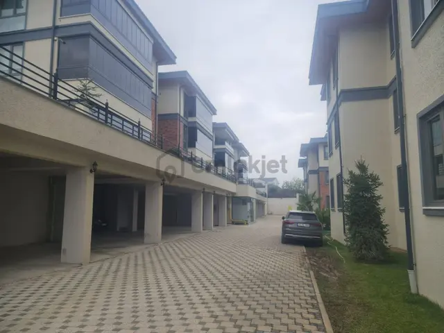 Bursa Kayapa Zaferde Sosyal Donatılı 4+1 Satılık Bahçe Katı 2